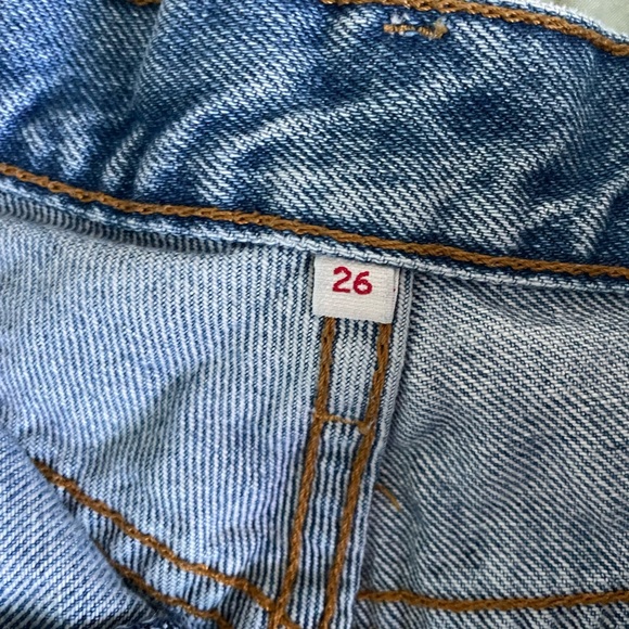Distressed Levi's Jean Shorts - Picture 2 of 3